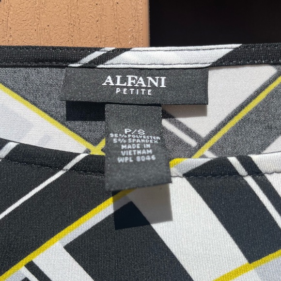 Geometric Alfani Blouse - Picture 4 of 5